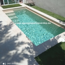 Piscina de obra con revestimiento en liner