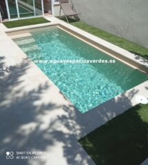 Piscina de obra con revestimiento en liner