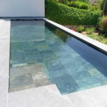 Piscina de obra con terminación porcelánica